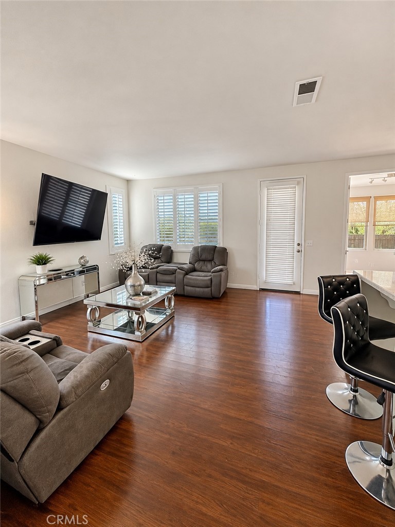 11411 Arlington Property Photo 2