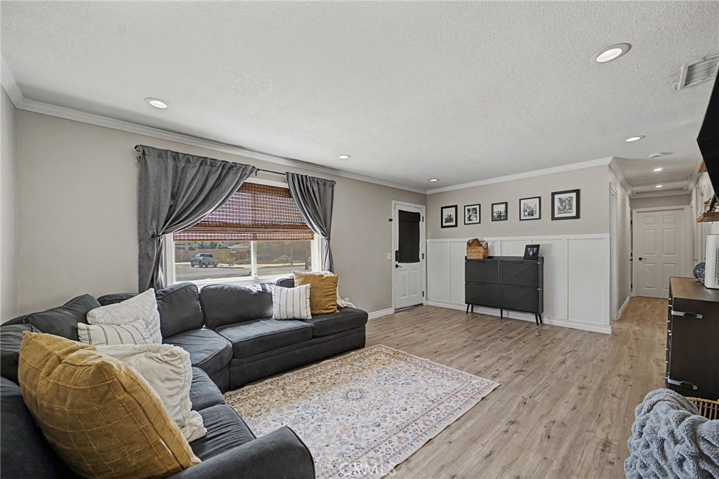 11996 Chervil Street Property Photo 4