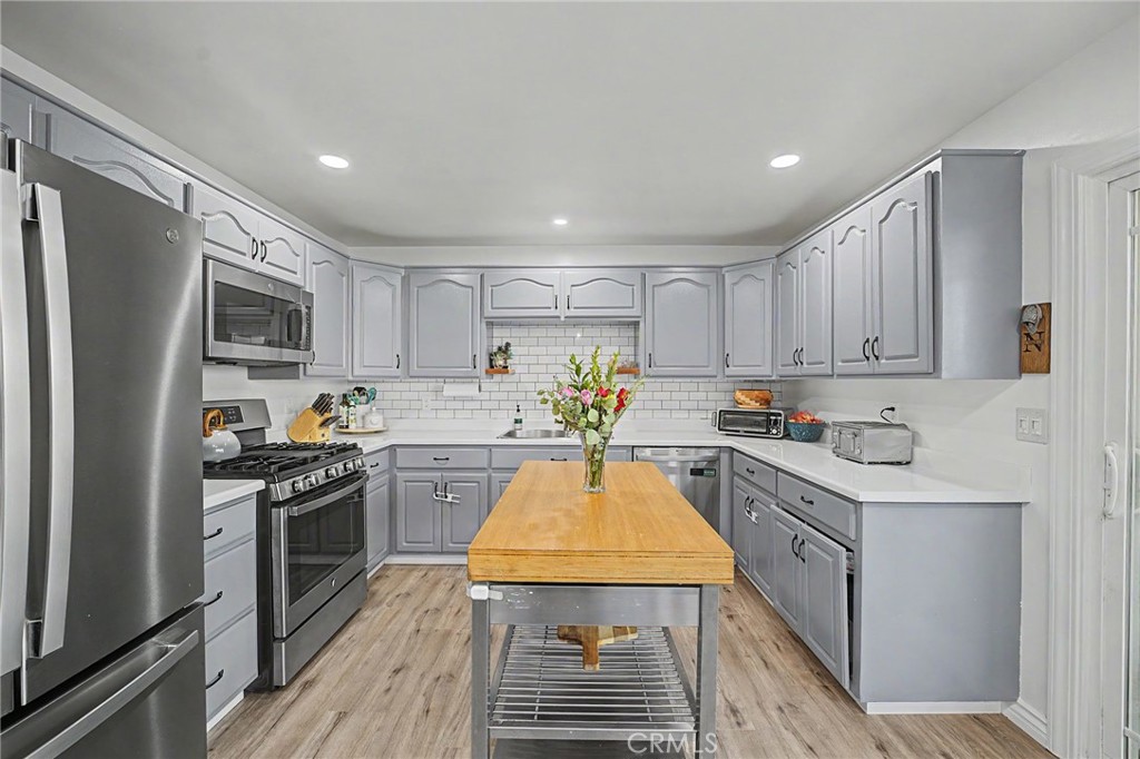 11996 Chervil Street Property Photo 8