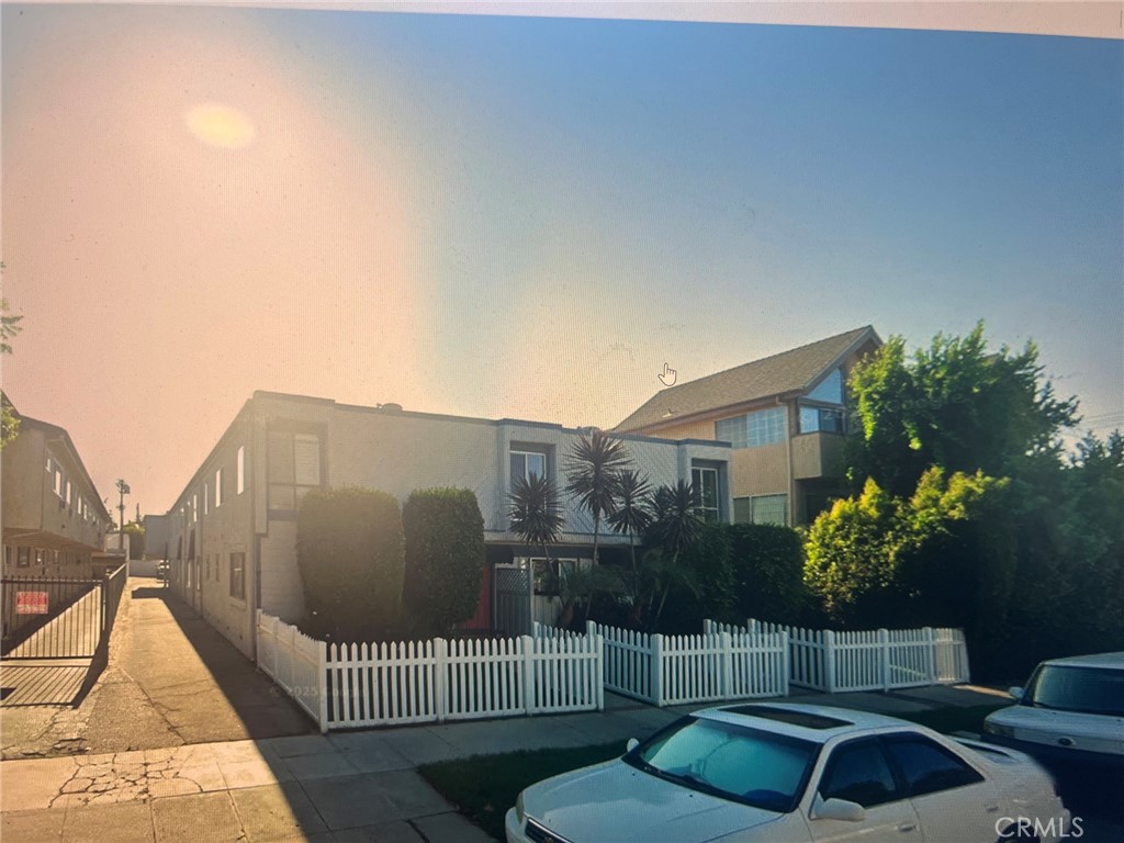 4381 Ventura Canyon 9 Property Photo 1