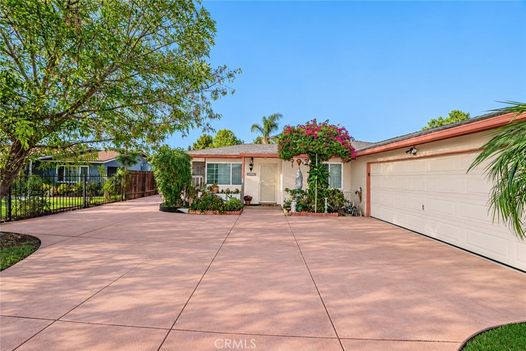 27150 Cypress Property Photo 4
