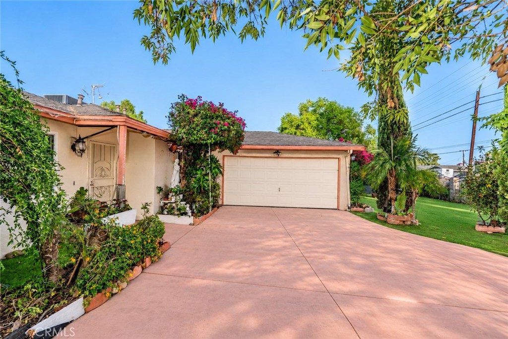 27150 Cypress Property Photo 6