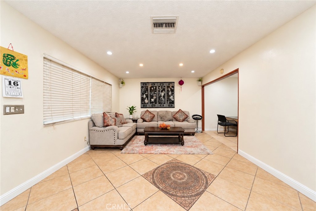 27150 Cypress Property Photo 10