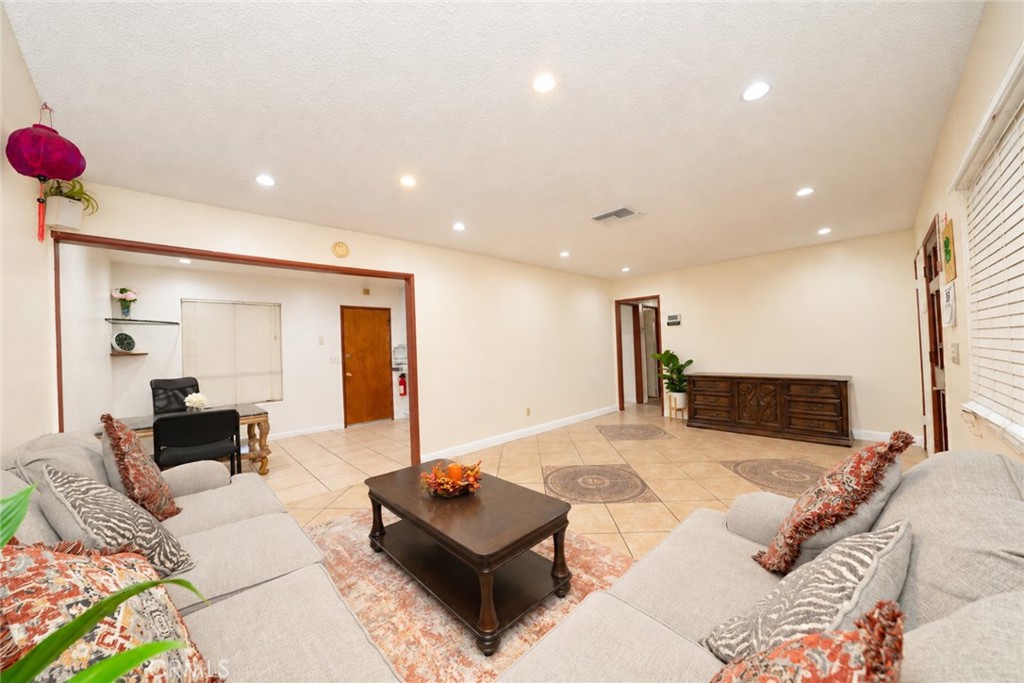 27150 Cypress Property Photo 13
