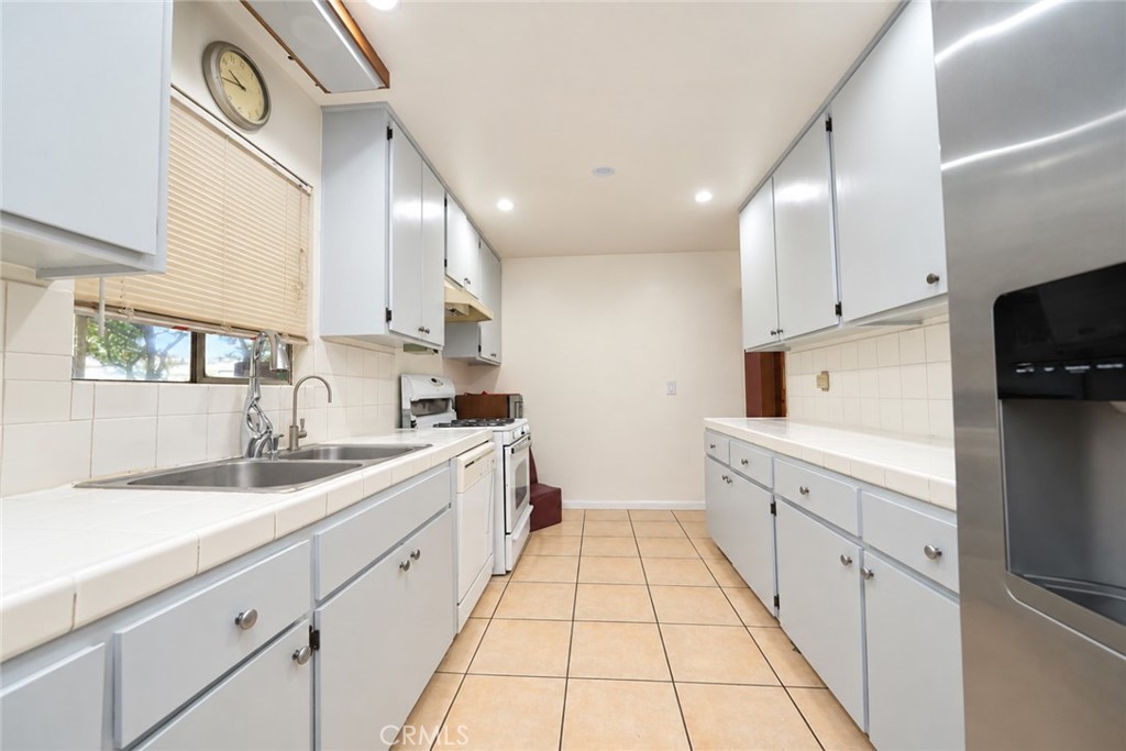 27150 Cypress Property Photo 17