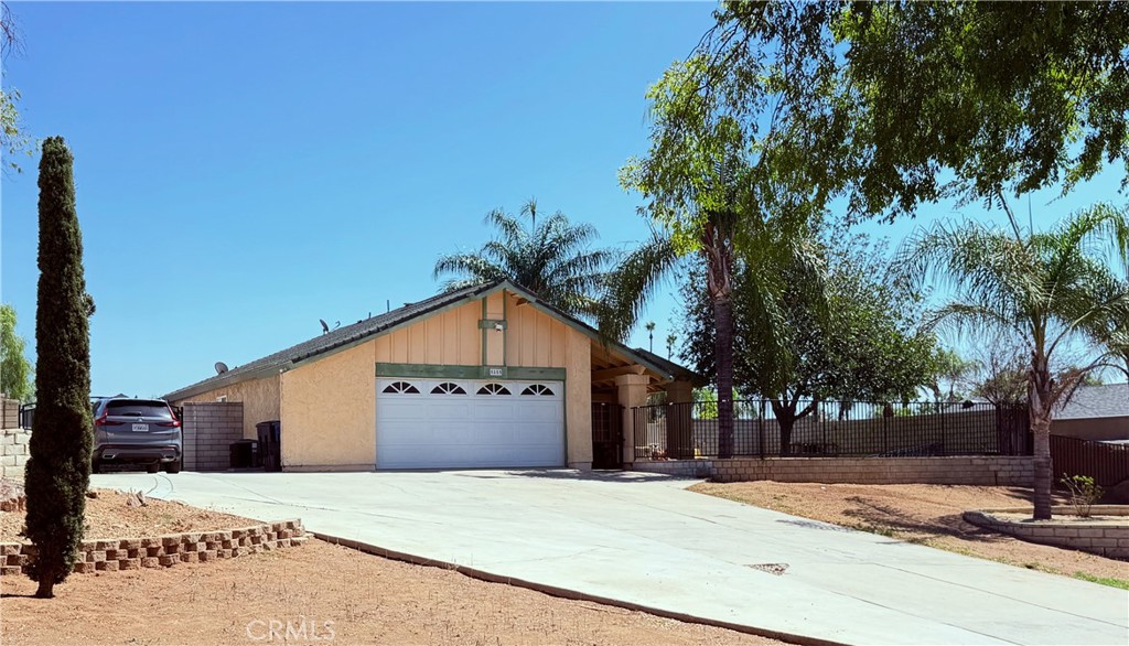 5855 Bolivar Property Photo 1