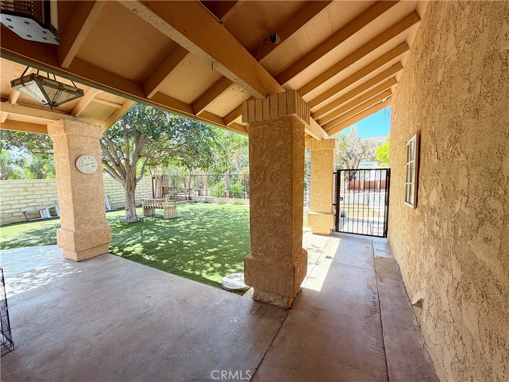 5855 Bolivar Property Photo 5