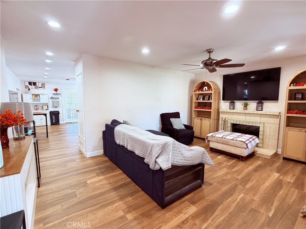 5855 Bolivar Property Photo 6