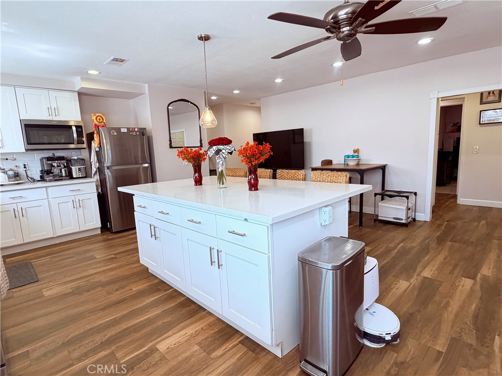 5855 Bolivar Property Photo 8
