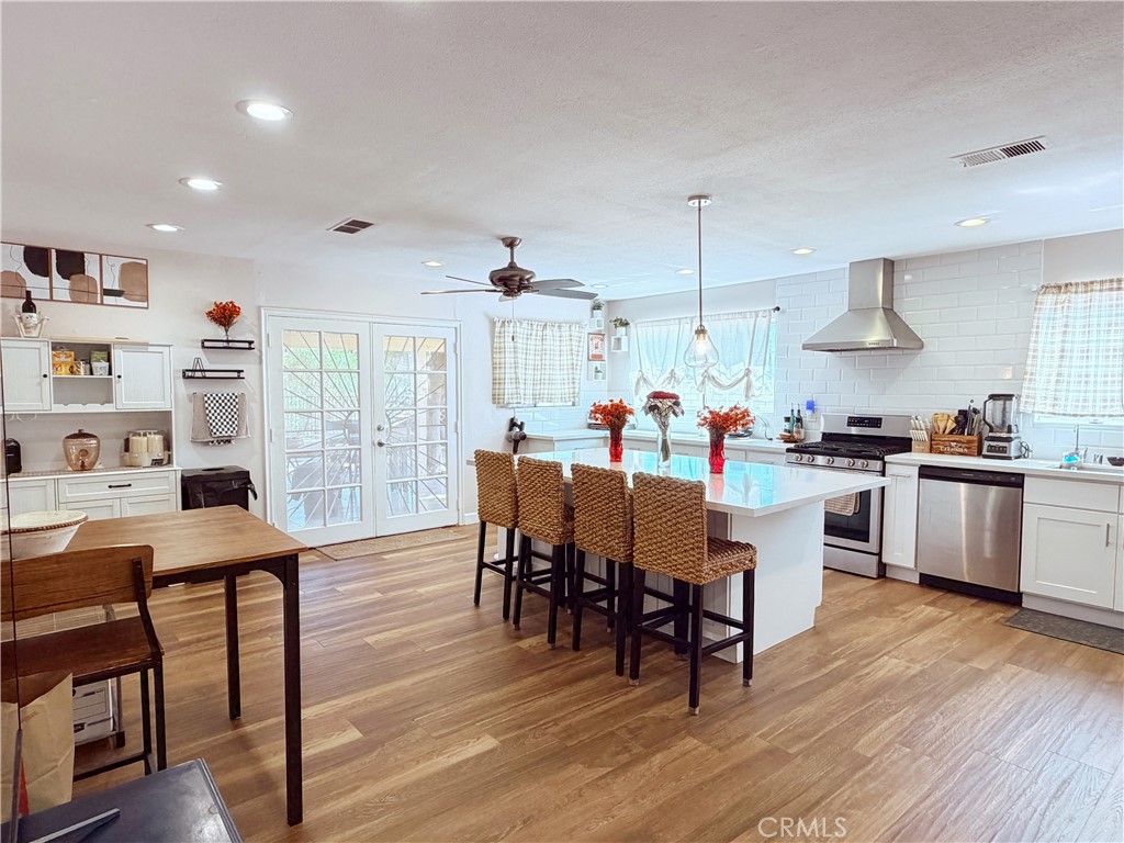 5855 Bolivar Property Photo 9