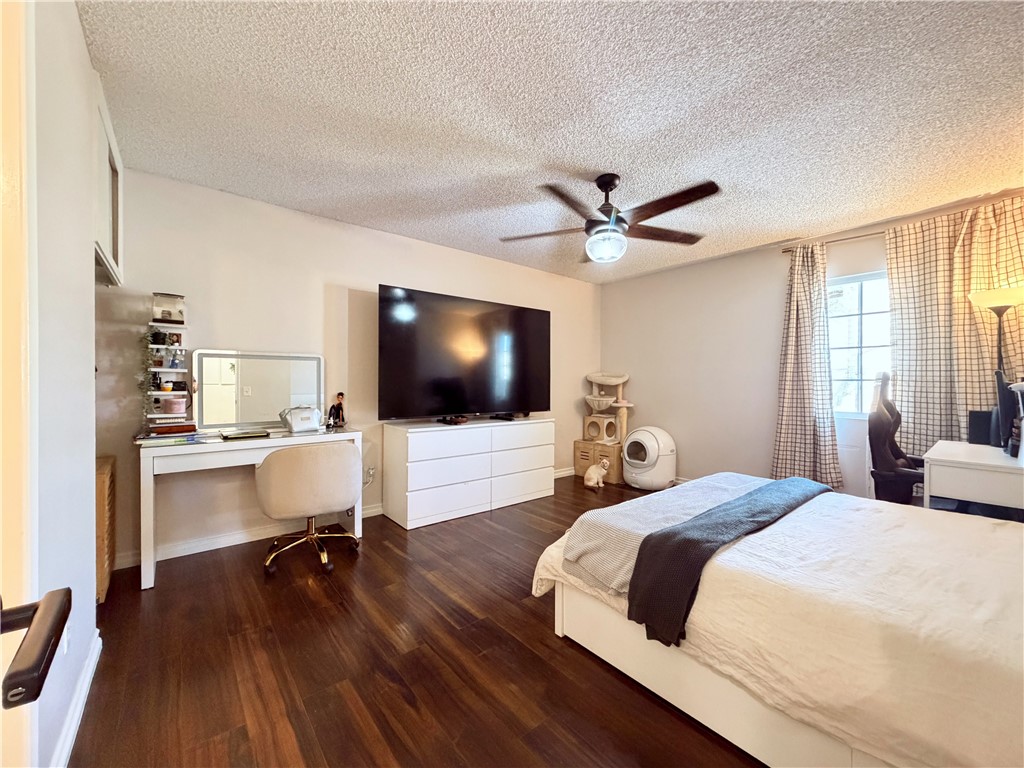 5855 Bolivar Property Photo 14