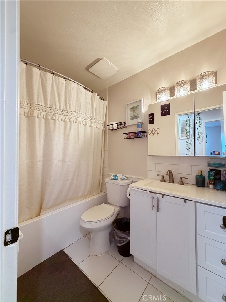 5855 Bolivar Property Photo 18