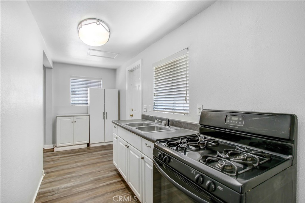 460 S Berkeley Avenue Property Photo 11