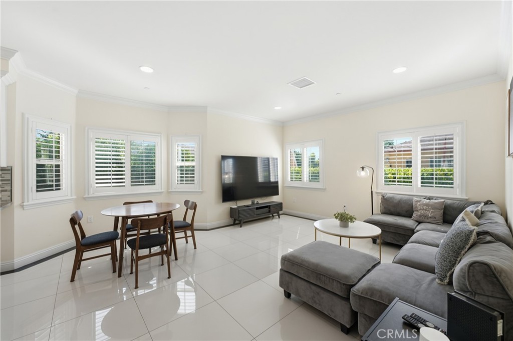 6522 N Golden West Property Photo 9
