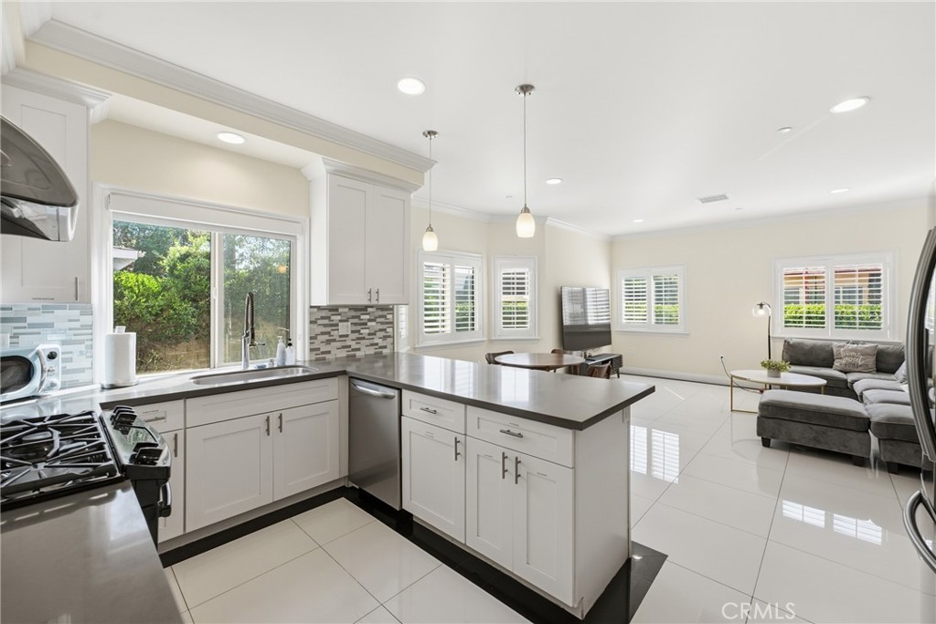 6522 N Golden West Property Photo 12