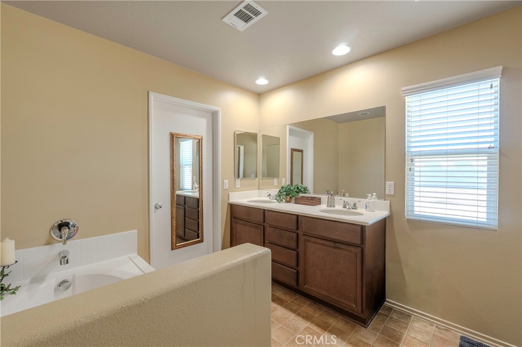 13579 Granite Peak Property Photo 19