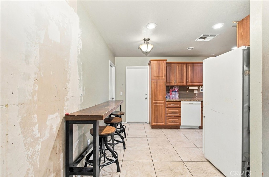 352 N Brinton Street Property Photo 9