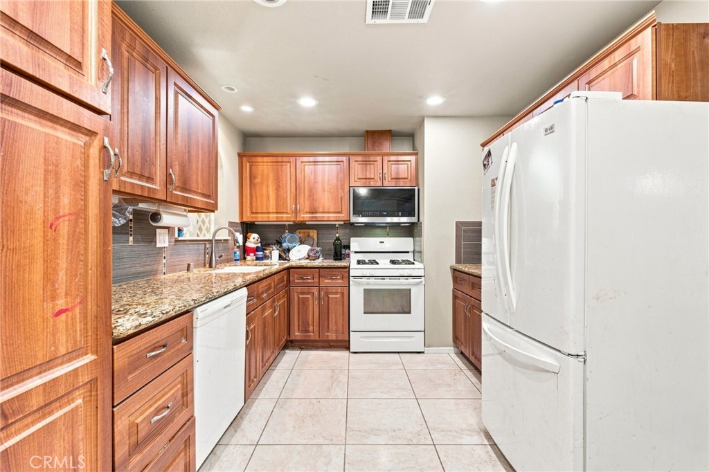352 N Brinton Street Property Photo 10