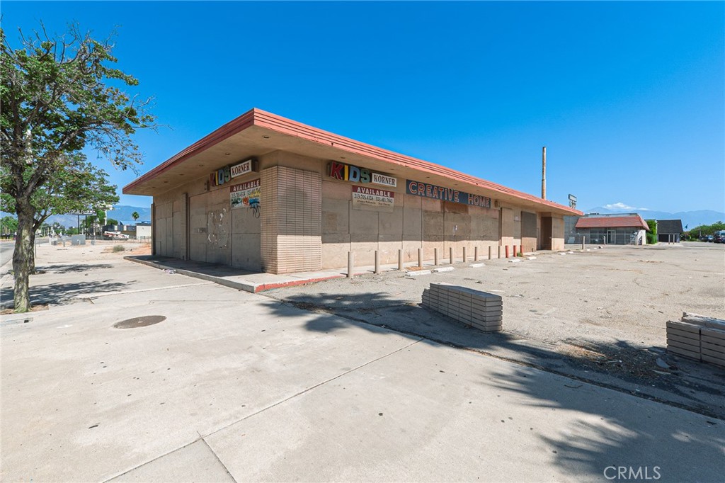 1101 S E Property Photo 1