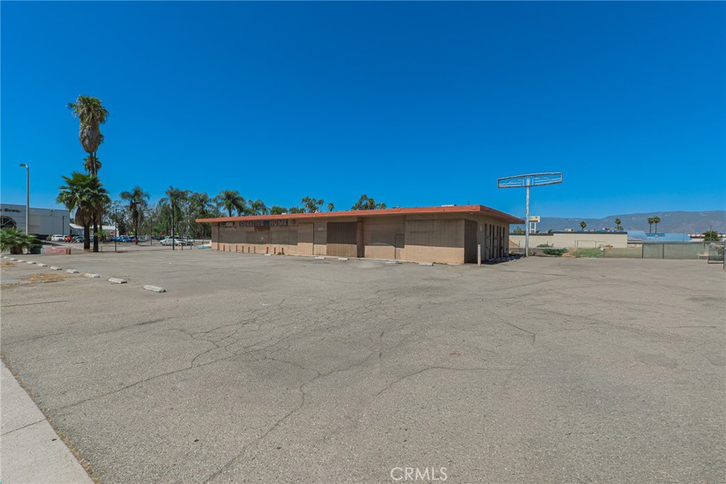 1101 S E Property Photo 5