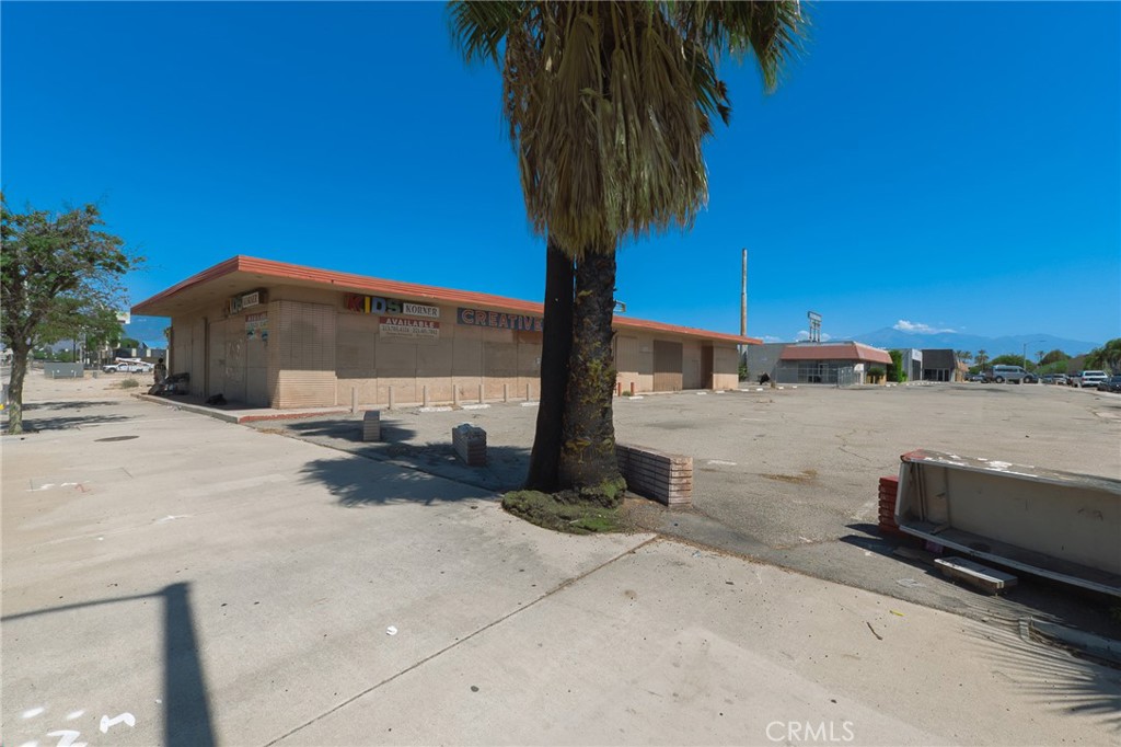 1101 S E Property Photo 8