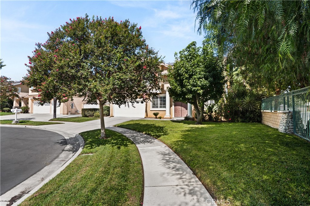 9476 Glenaire Court Property Photo 4