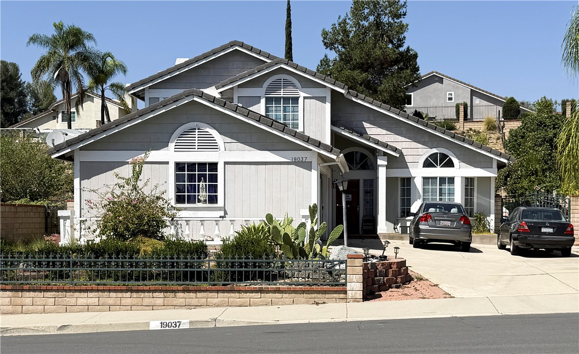 19037 Shakespeare Drive Property Photo 2