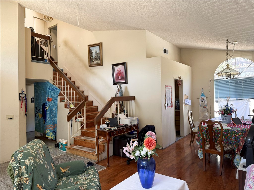 19037 Shakespeare Drive Property Photo 3