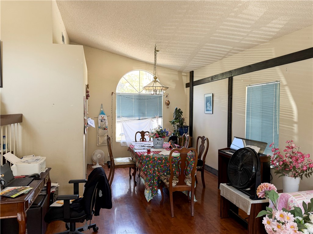 19037 Shakespeare Drive Property Photo 5