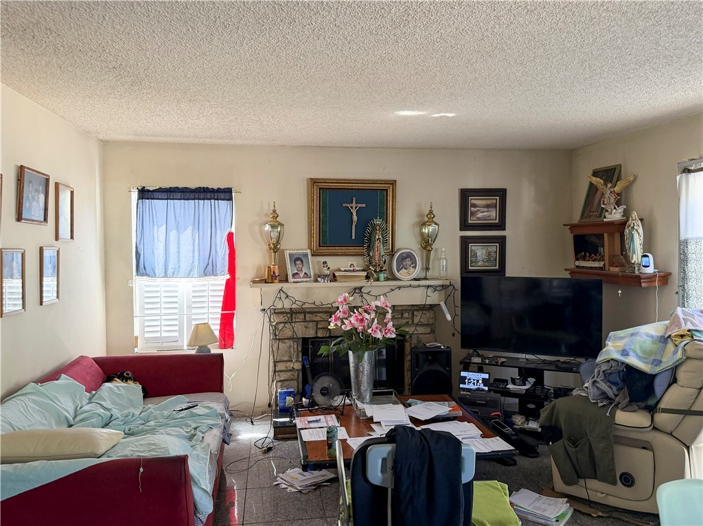 19037 Shakespeare Drive Property Photo 7