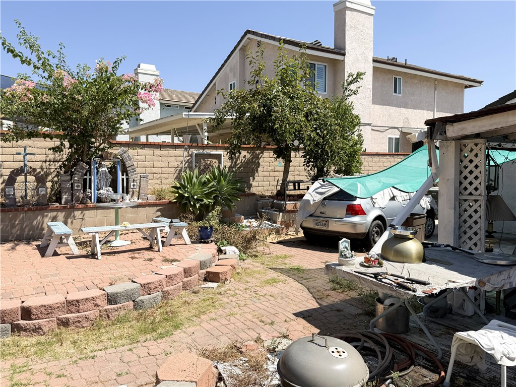 19037 Shakespeare Drive Property Photo 13