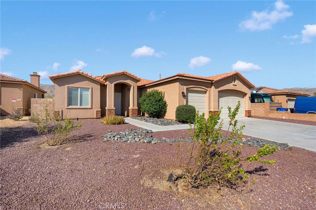 65132 Rolling Hills Property Photo 2