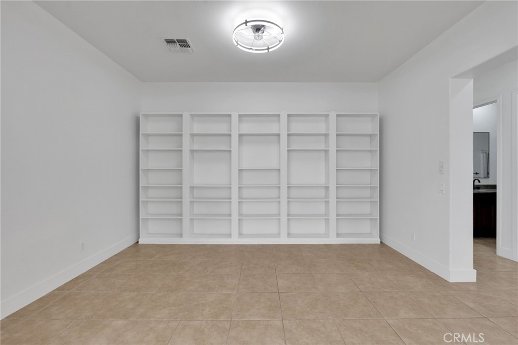 65132 Rolling Hills Property Photo 8