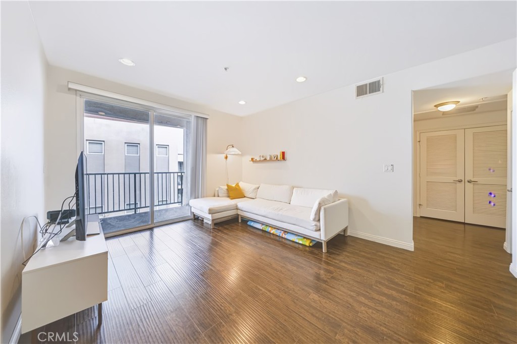 360 W Avenue 26 Property Photo 4