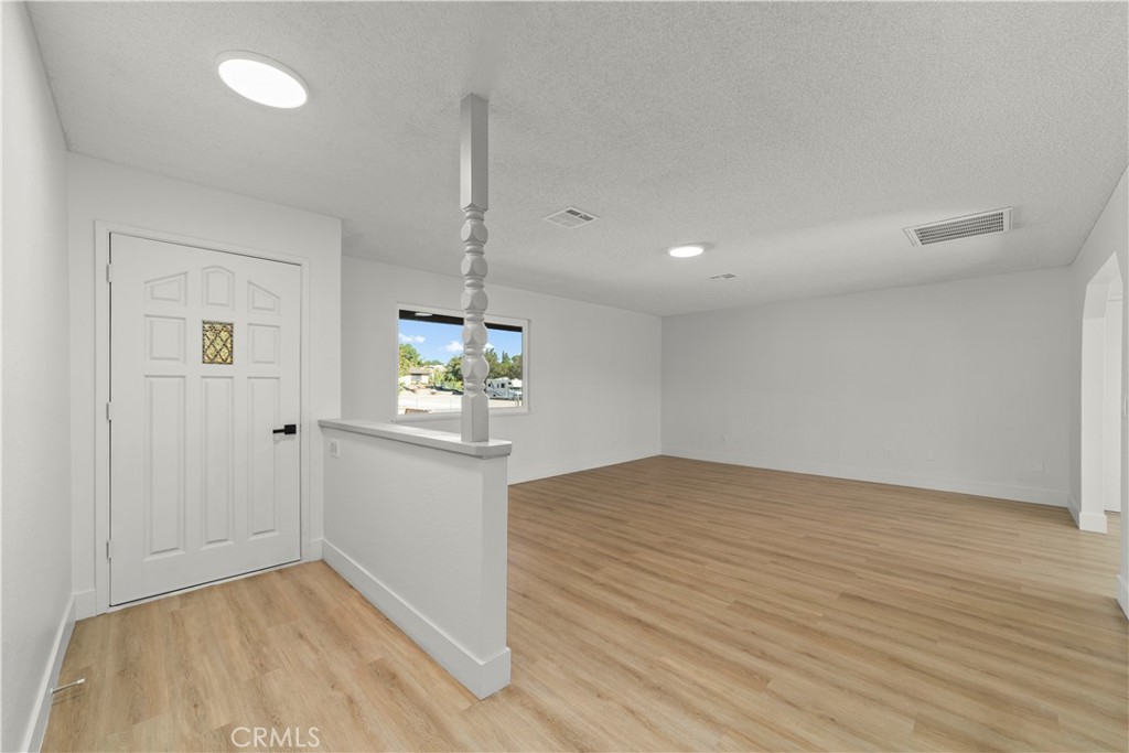 16849 Mission Property Photo 6