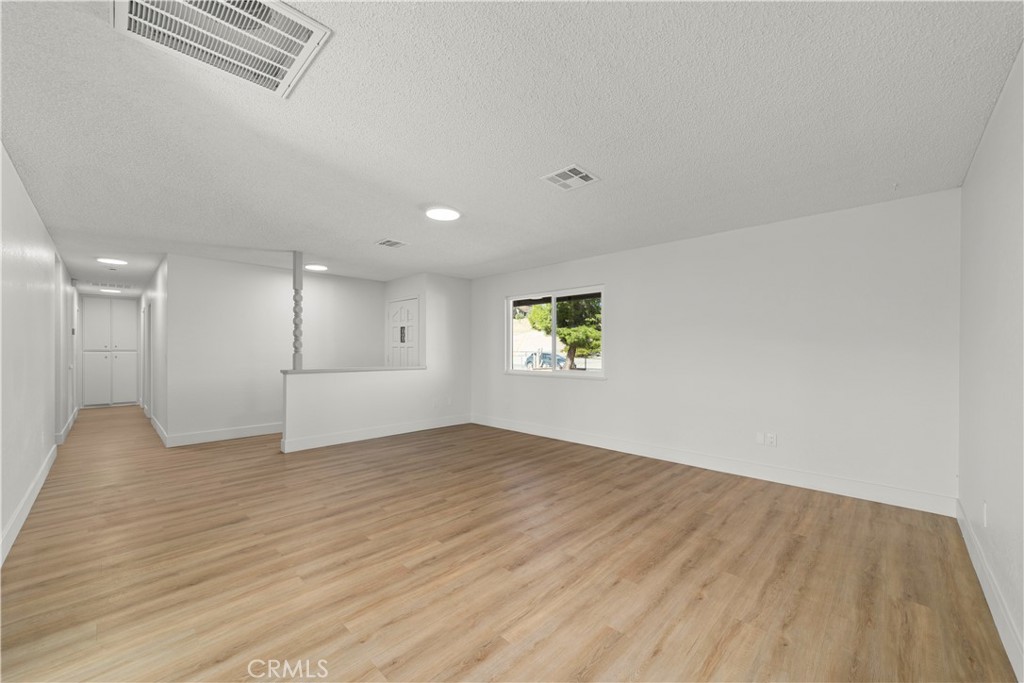 16849 Mission Property Photo 8