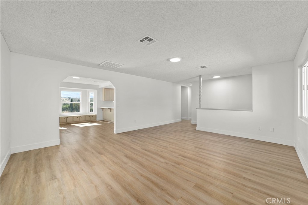 16849 Mission Property Photo 9