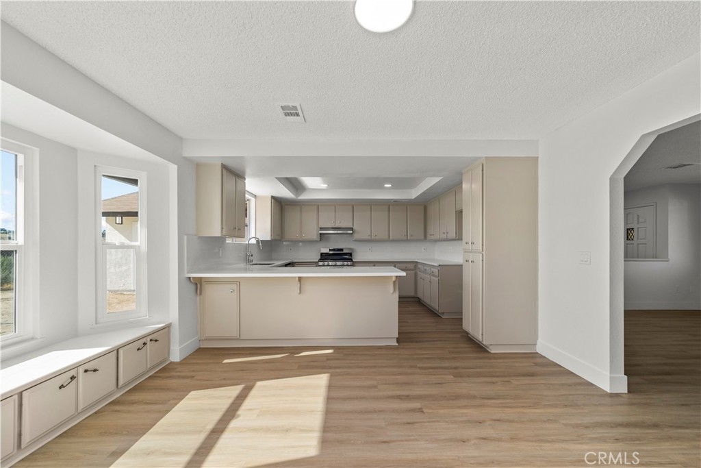 16849 Mission Property Photo 13