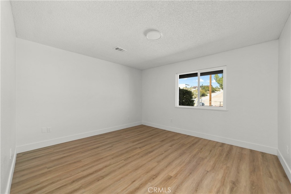 16849 Mission Property Photo 21