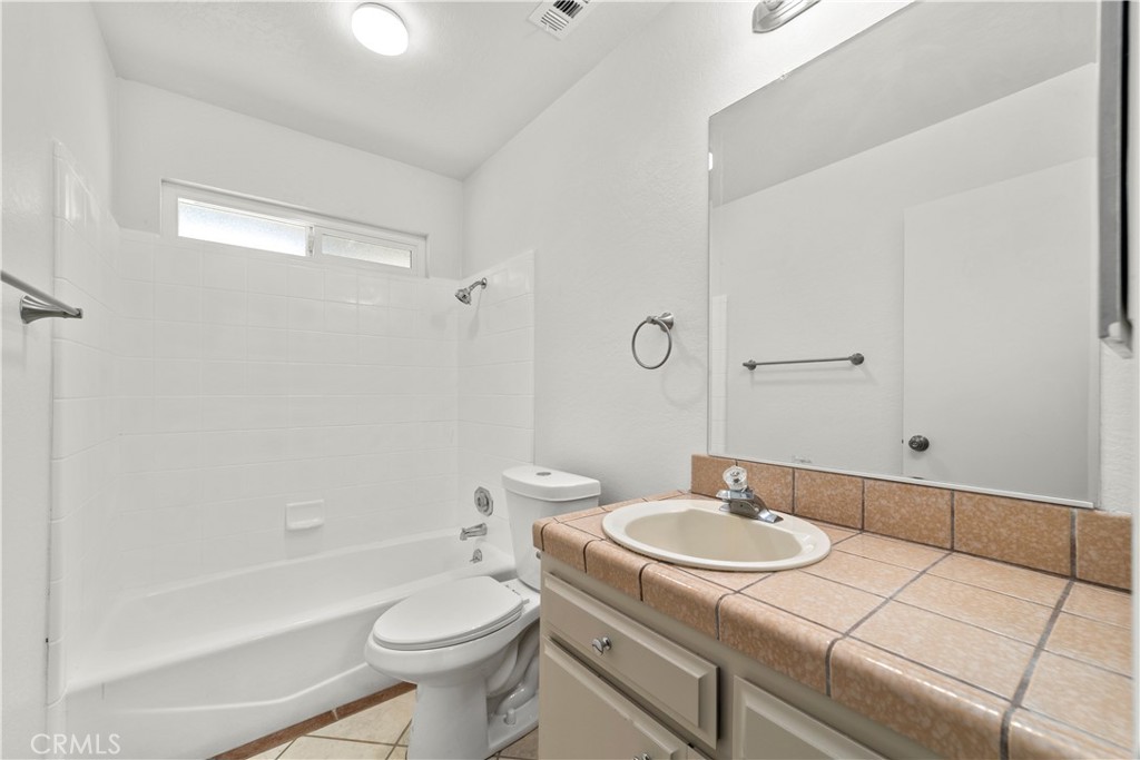 16849 Mission Property Photo 22