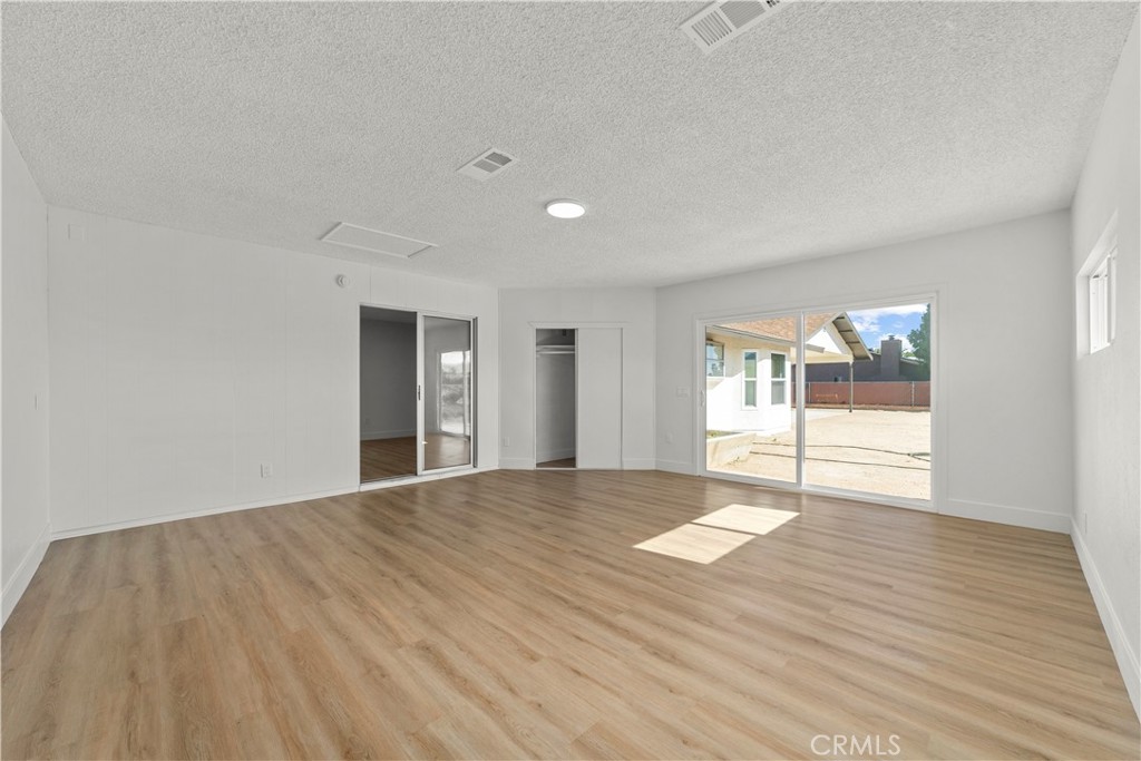 16849 Mission Property Photo 29