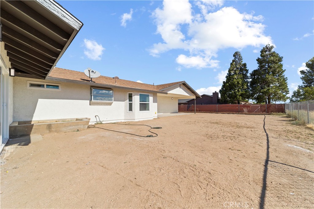 16849 Mission Property Photo 32