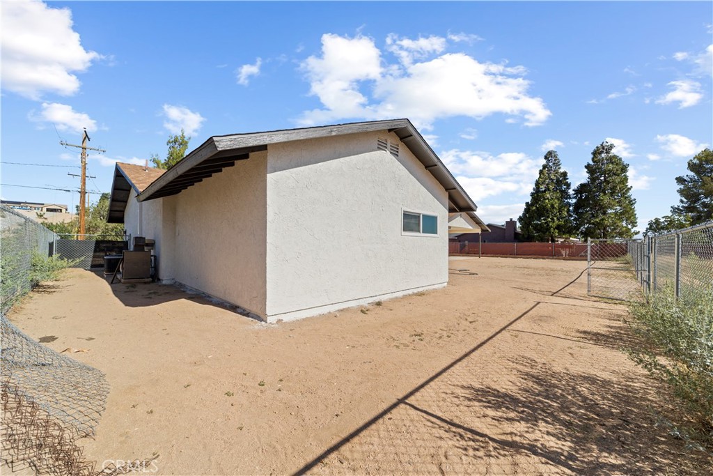 16849 Mission Property Photo 36