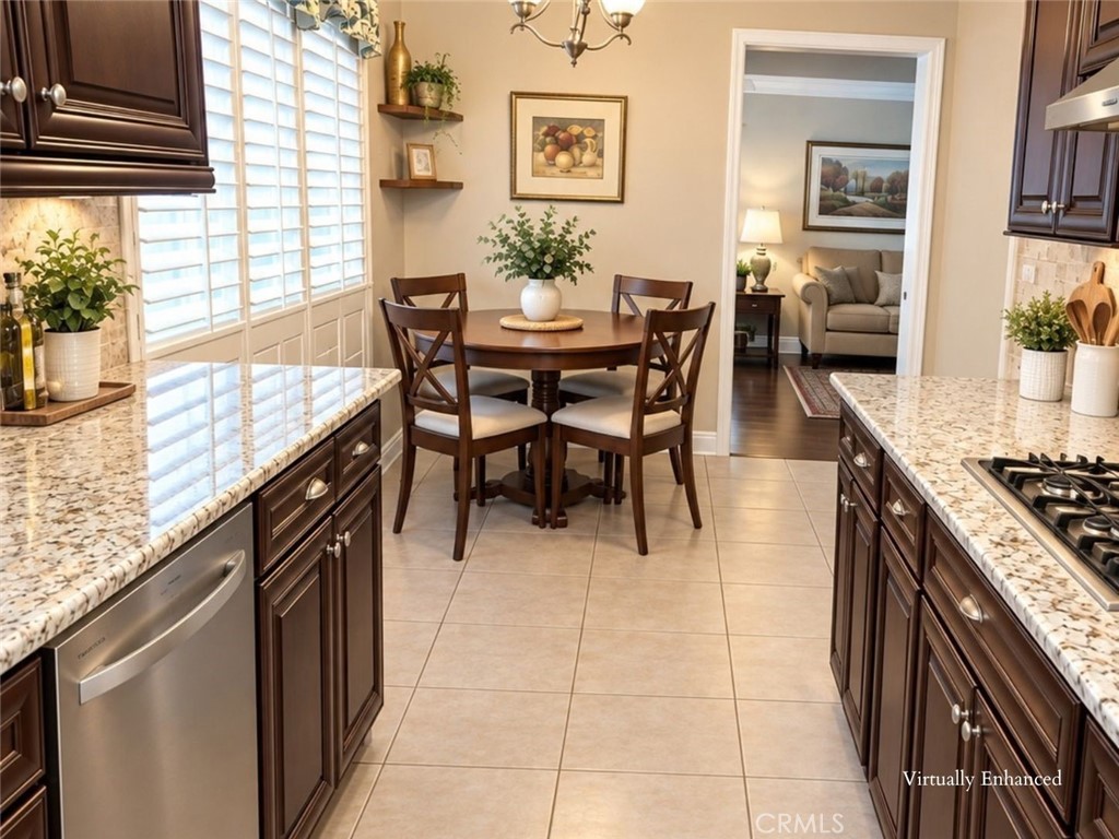 16034 Hawthorne Property Photo 2