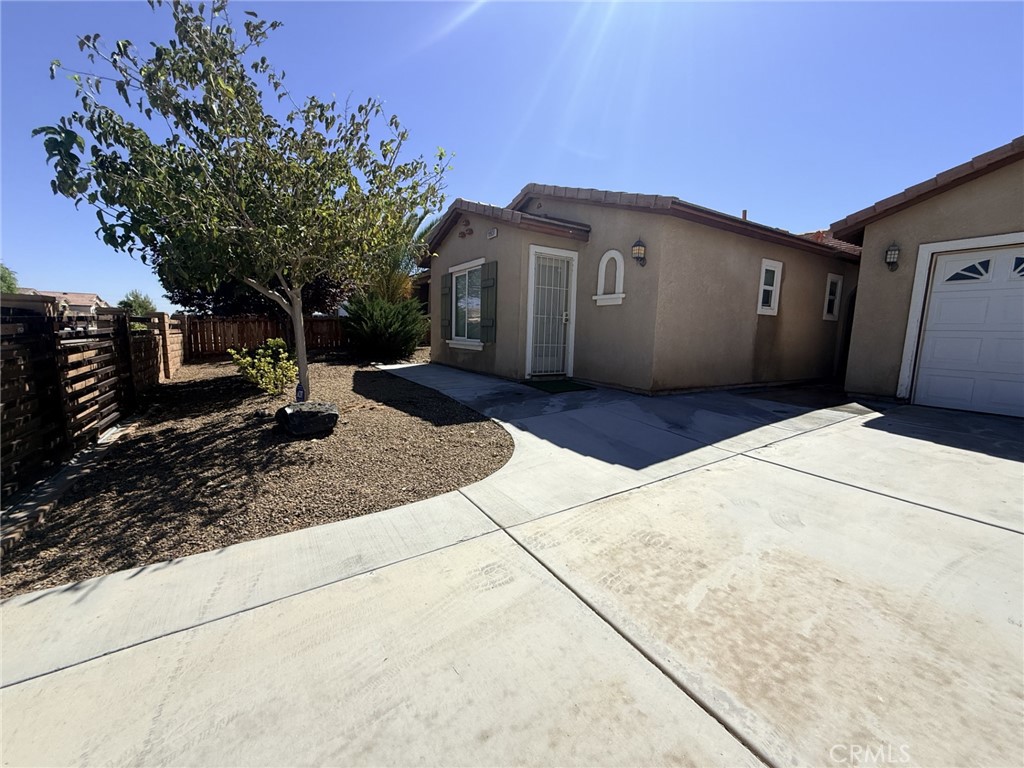 11931 Cove Court Property Photo 3