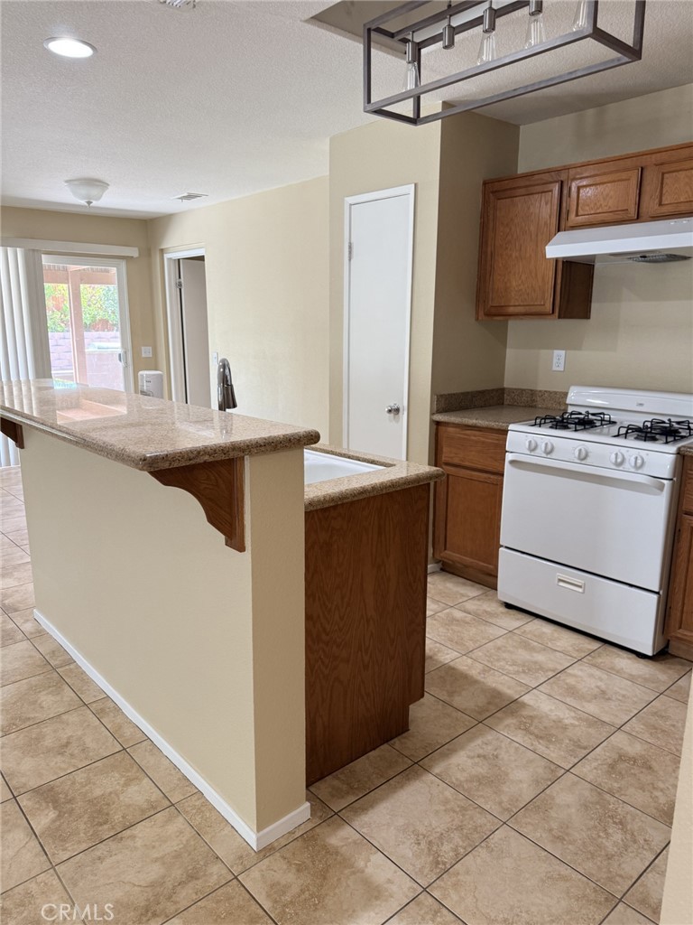 11931 Cove Court Property Photo 5