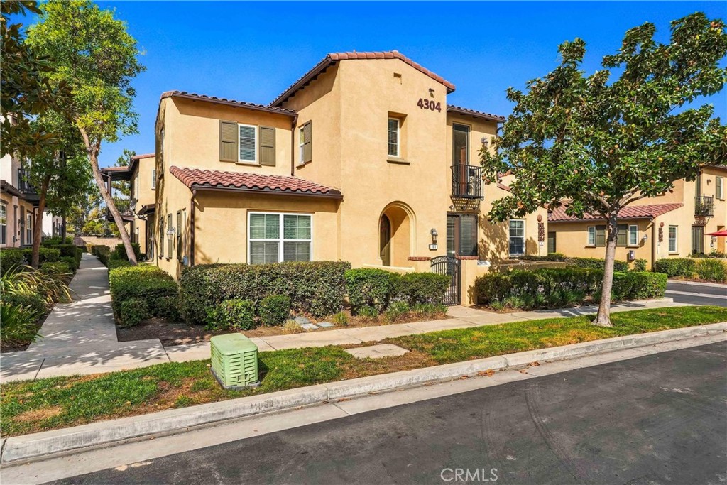 4304 Owens 101 Property Photo 1