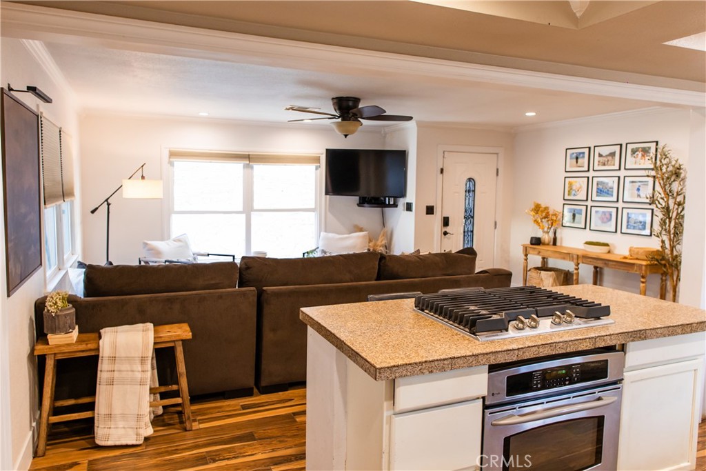 12188 Douglas Property Photo 9