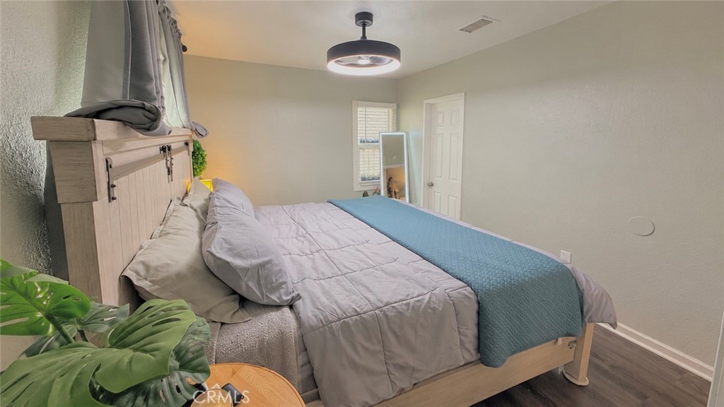 3898 N Mountain View Property Photo 3