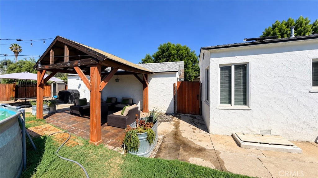 3898 N Mountain View Property Photo 12